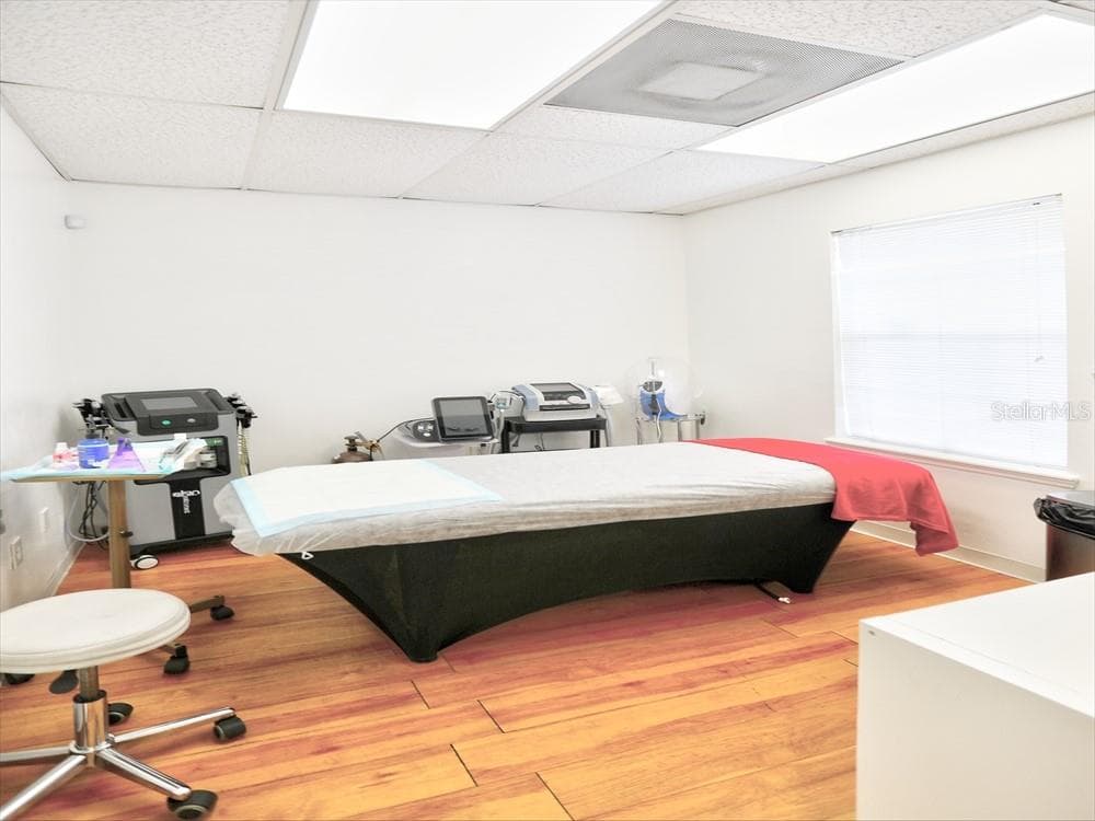 Suite B Treatment room 2 - 631 E OAK RIDGE RD, ORLANDO