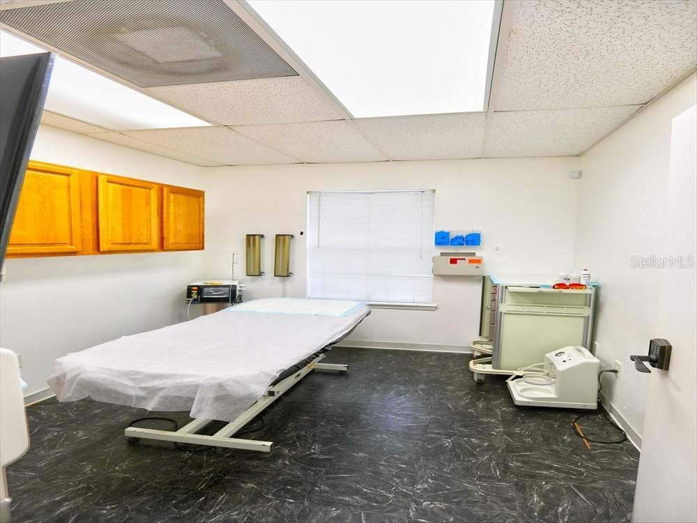 Suite B Treatment room 3 - 631 E OAK RIDGE RD, ORLANDO