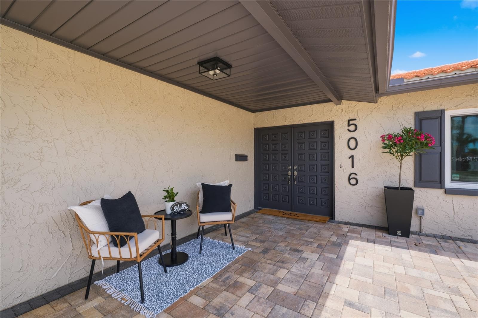 Welcoming front entry with double front doors - 5016 DORY DR, NEW PORT RICHEY