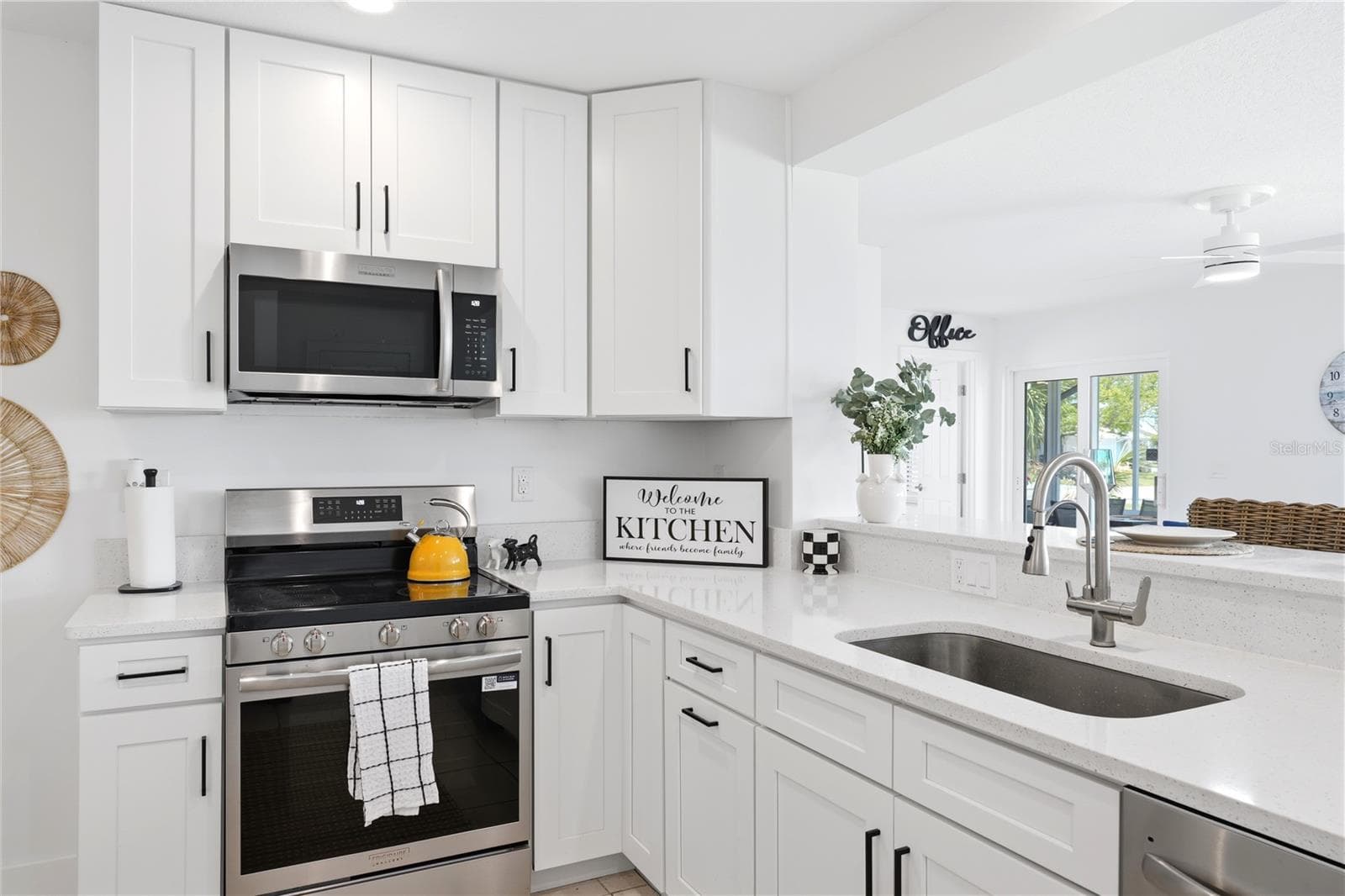 updated kitchen with new appliances - 5016 DORY DR, NEW PORT RICHEY