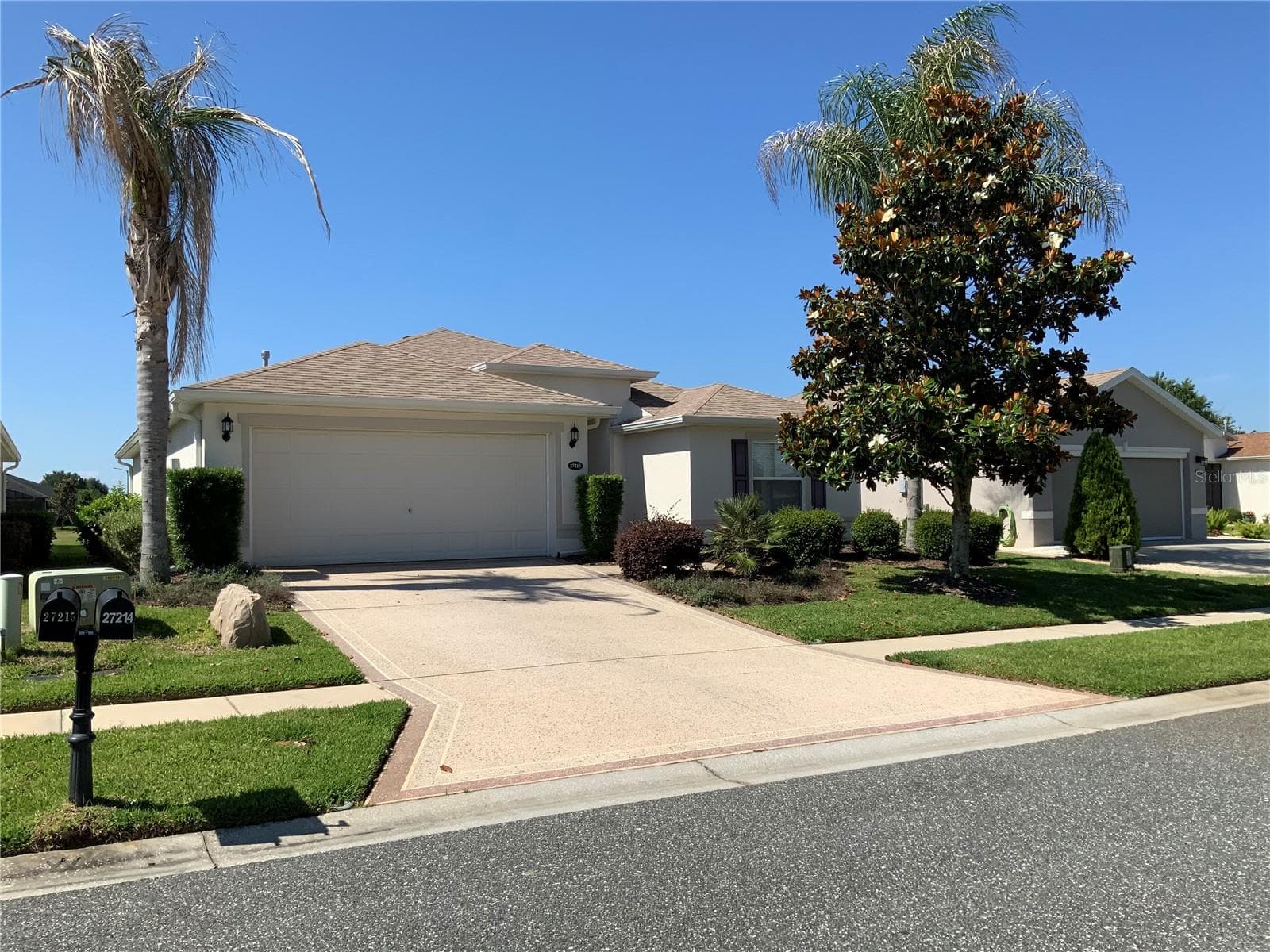 27215 ROANOKE DR