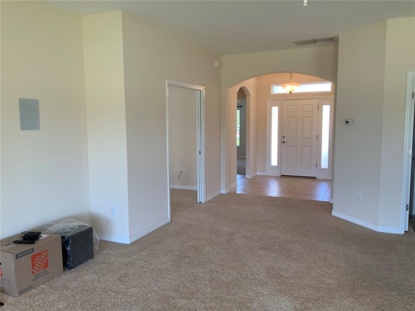 Single Family Residence at 27215 ROANOKE DR, LEESBURG, photo 3 of 15