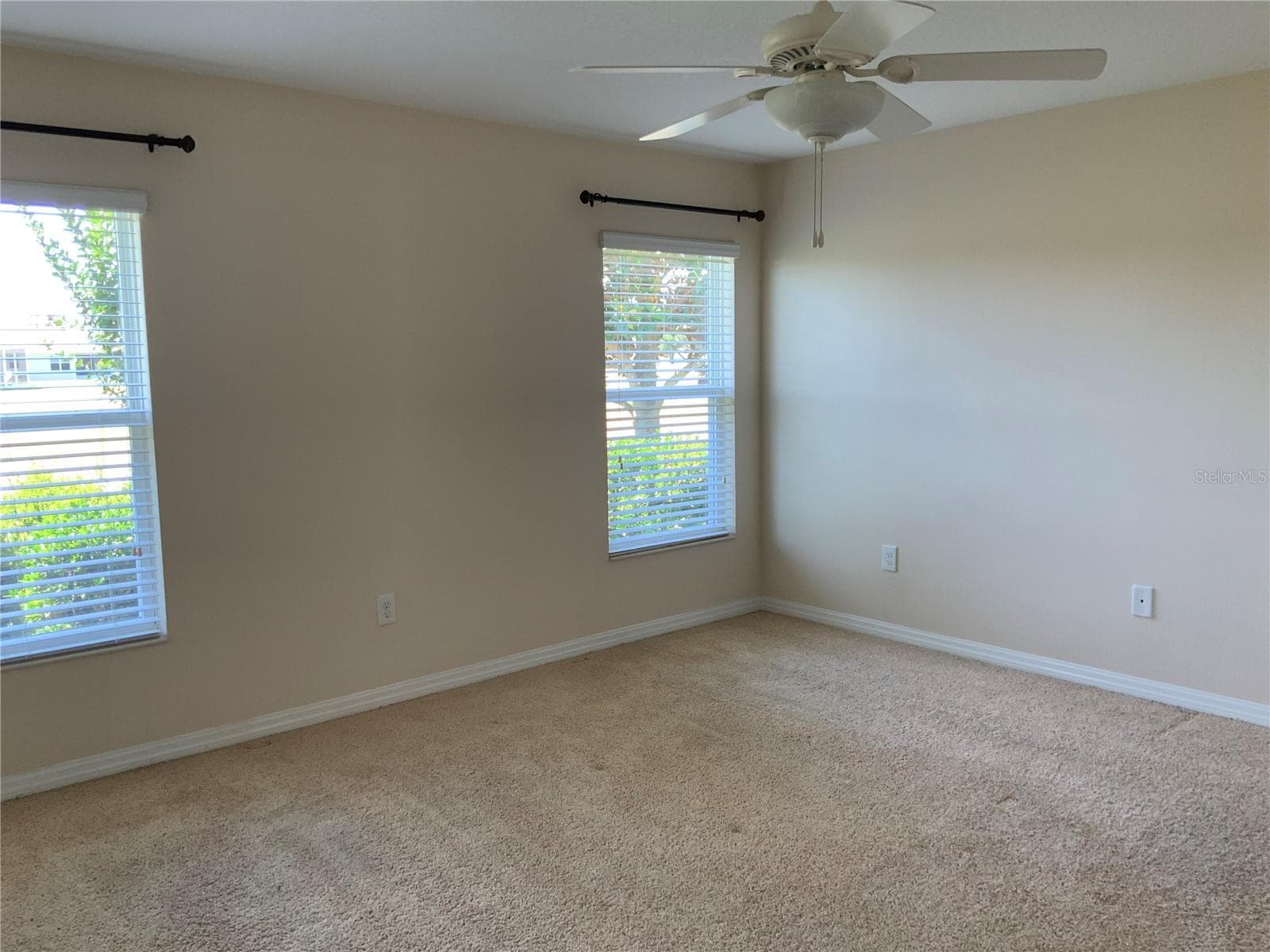 Single Family Residence at 27215 ROANOKE DR, LEESBURG, photo 11 of 15