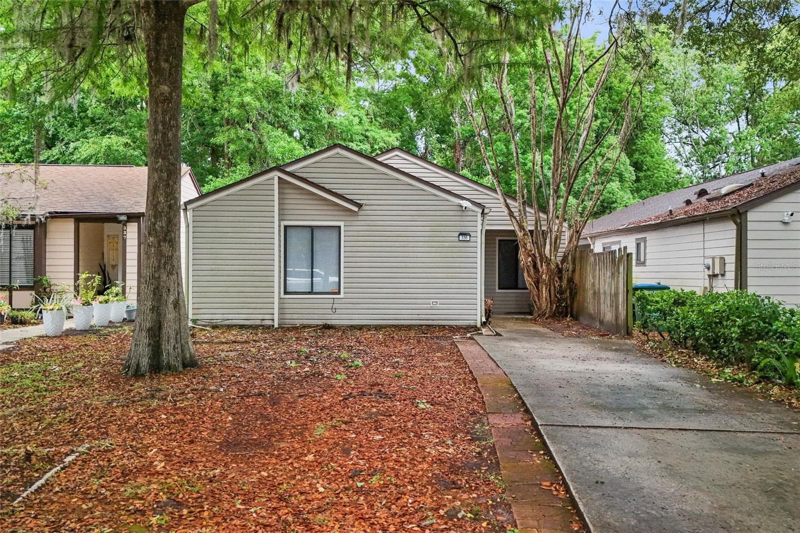 335 KIRKCALDY DR