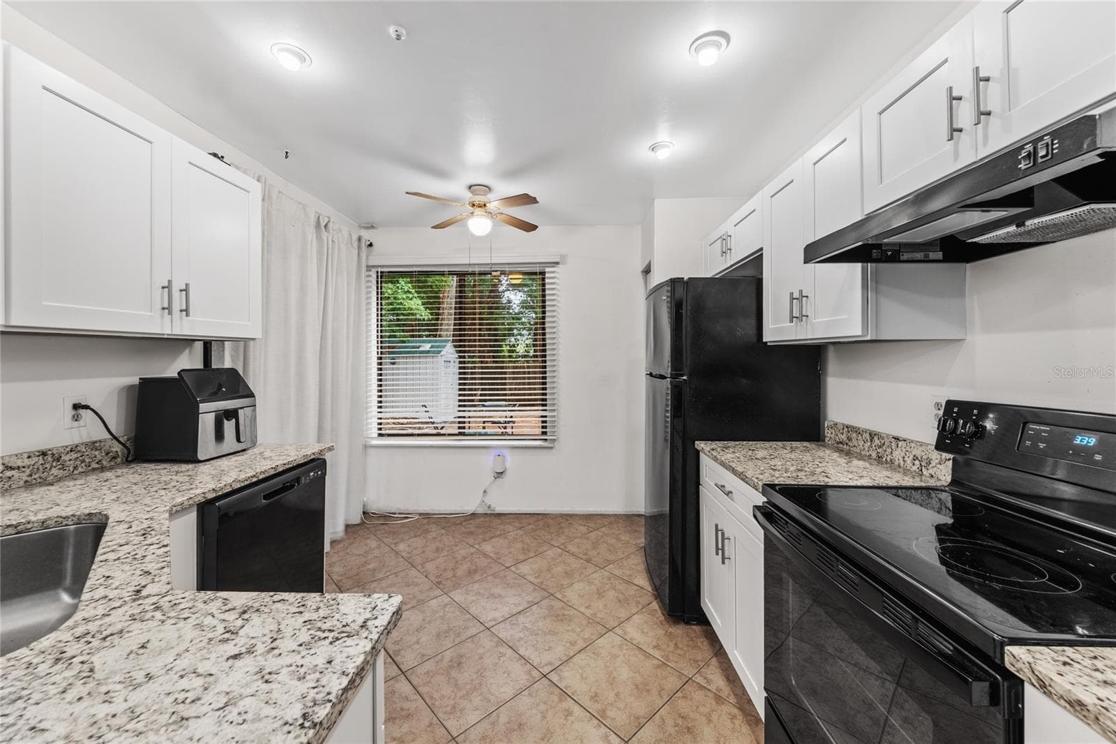 Single Family Residence at 335 KIRKCALDY DR, WINTER SPRINGS, photo 15 of 50