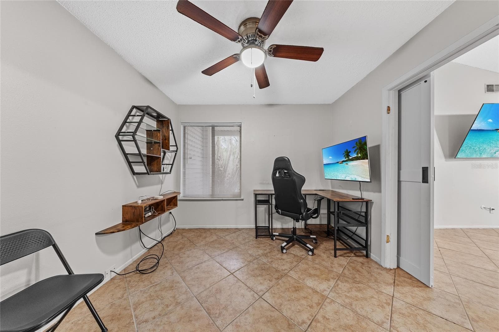 Single Family Residence at 335 KIRKCALDY DR, WINTER SPRINGS, photo 32 of 50