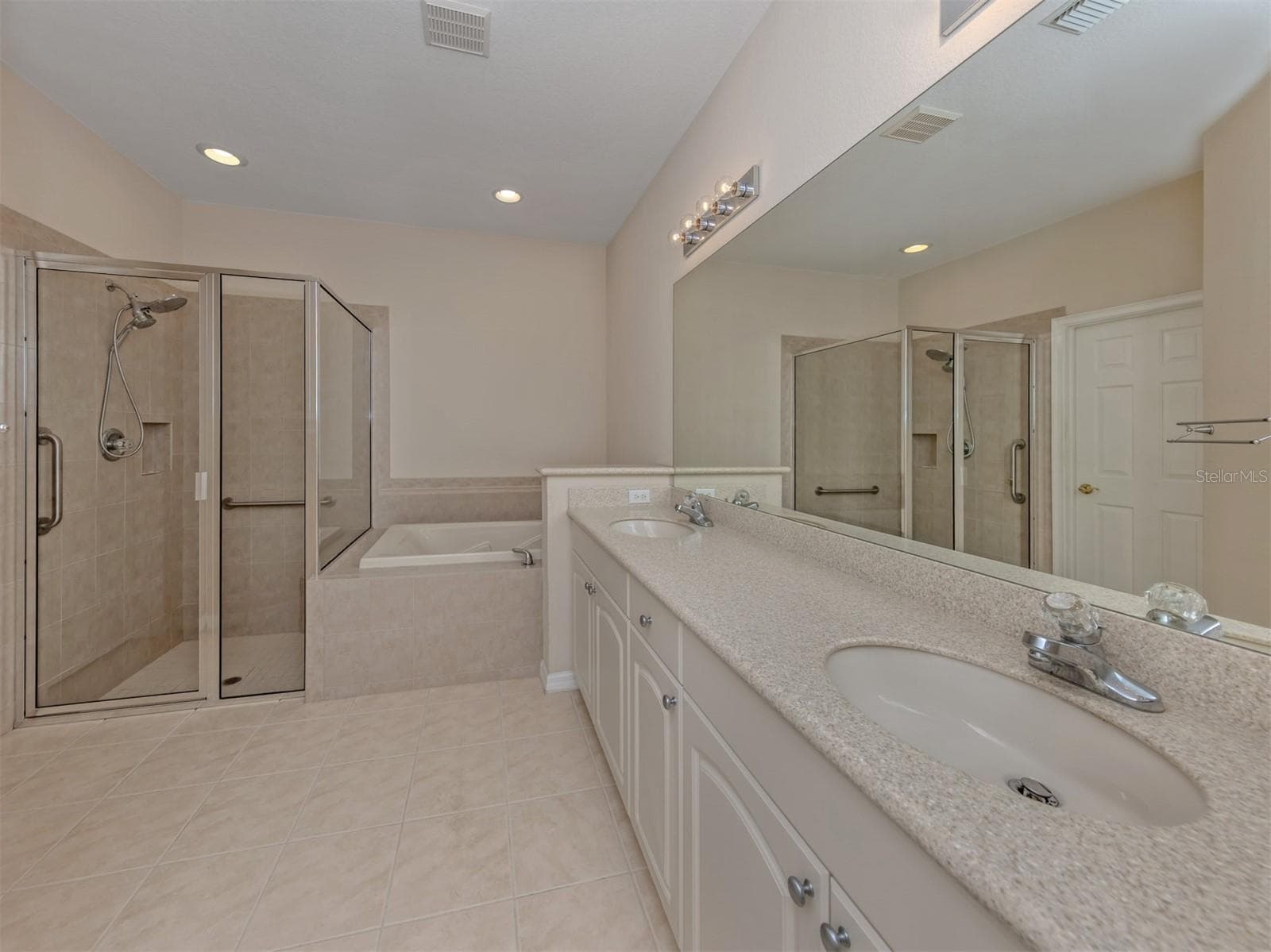 Single Family Residence at 101 MESTRE PL, NORTH VENICE, photo 18 of 60