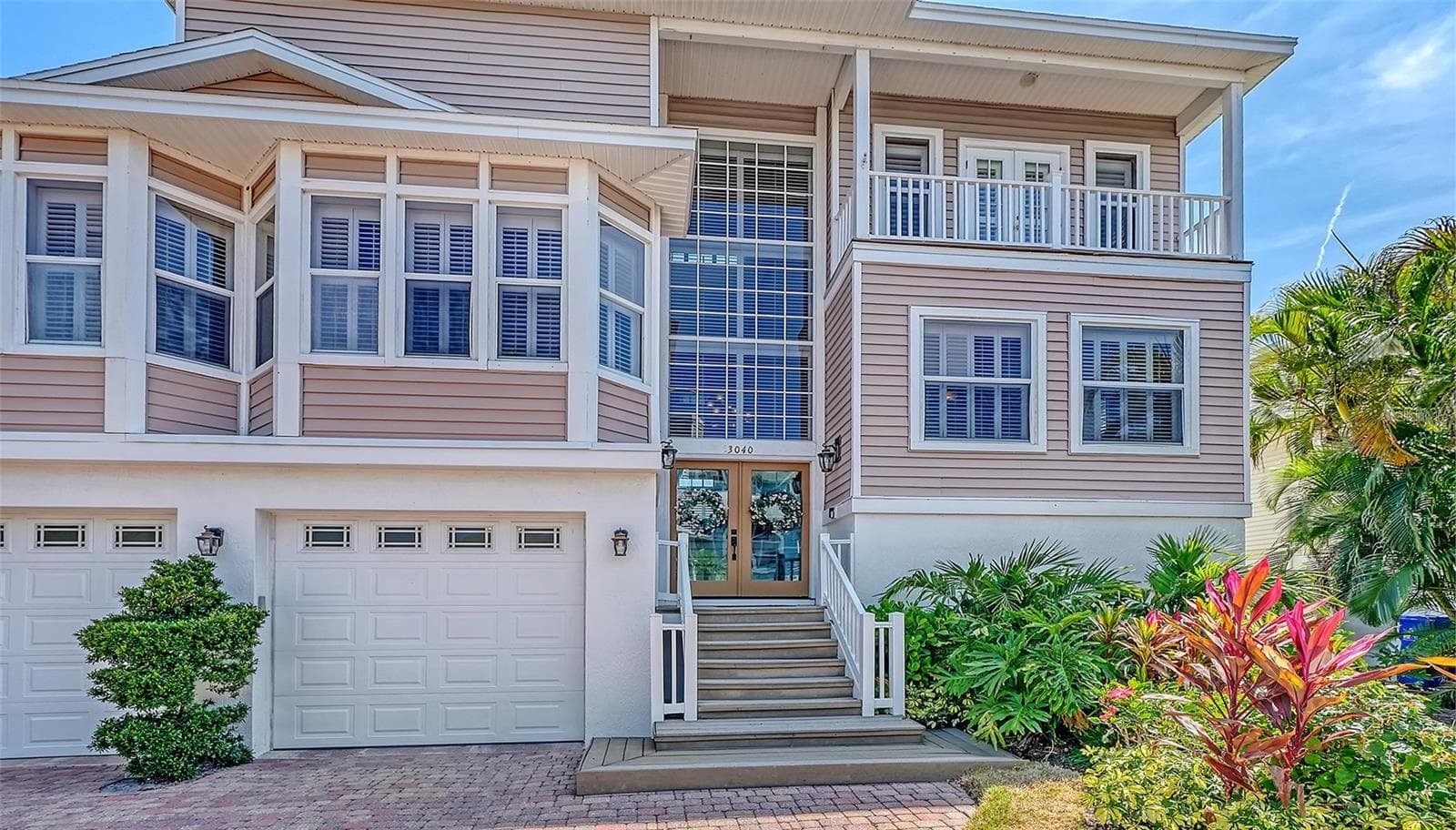 TRITON COVE's Key West style family residence next to the gulf's crystalline blue waters! - 3040 GULF OF MEXICO DR #3, LONGBOAT KEY