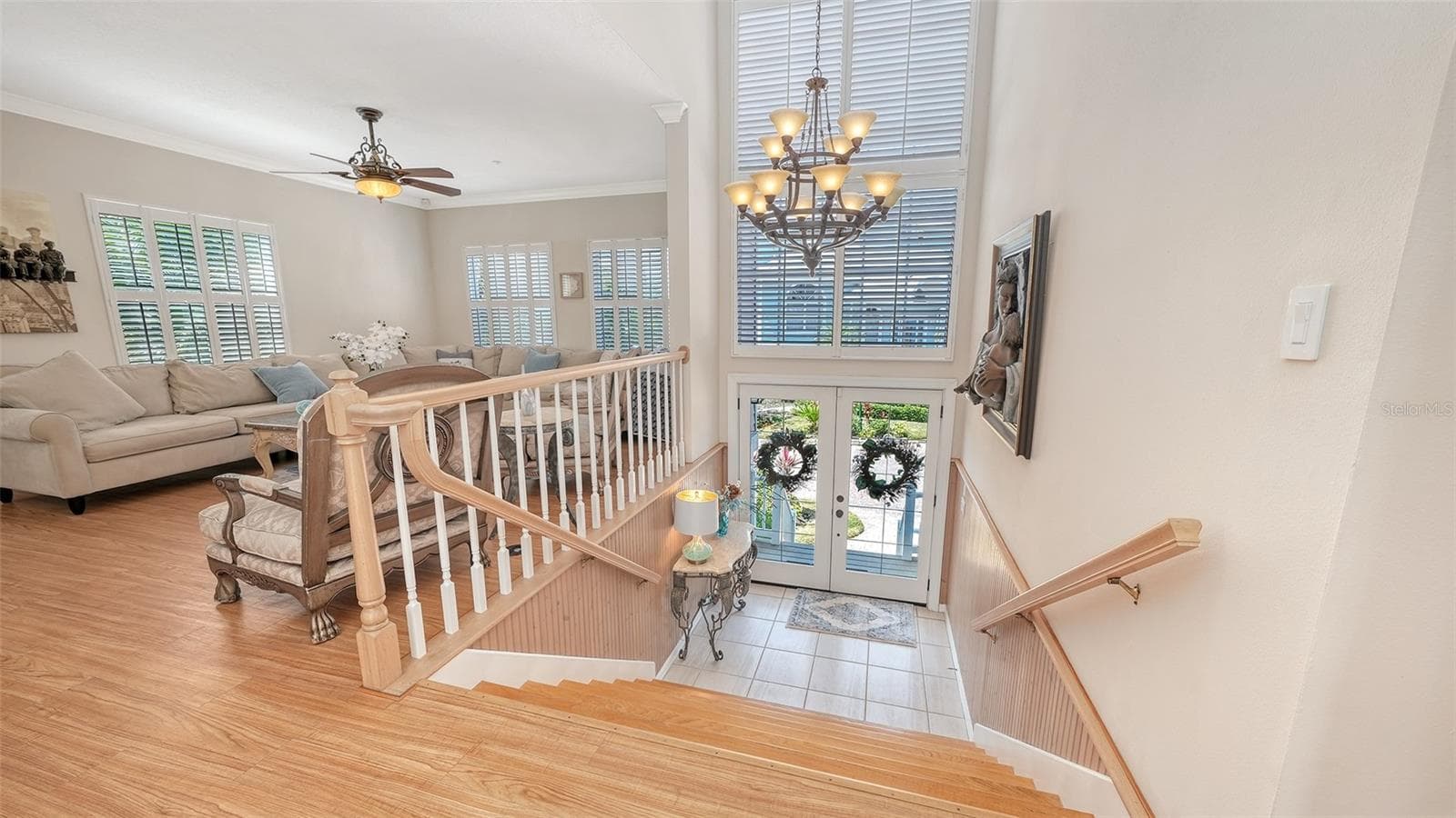 Soaring ceilings welcome you to this unique tri-level home with flexible living spaces offering seamless indoor-outdoor living. - 3040 GULF OF MEXICO DR #3, LONGBOAT KEY