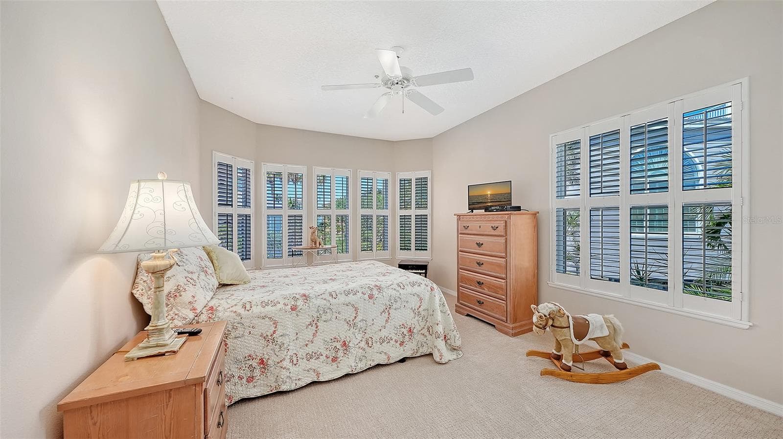 Spacious guest bedroom #2 is ready for your guests! - 3040 GULF OF MEXICO DR #3, LONGBOAT KEY