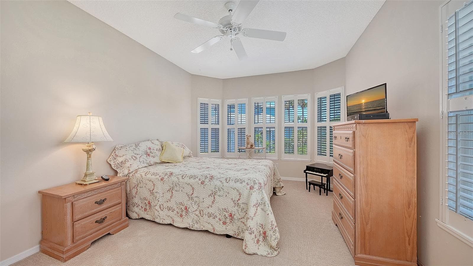 Spacious guest bedroom #2 is ready for your guests! - 3040 GULF OF MEXICO DR #3, LONGBOAT KEY