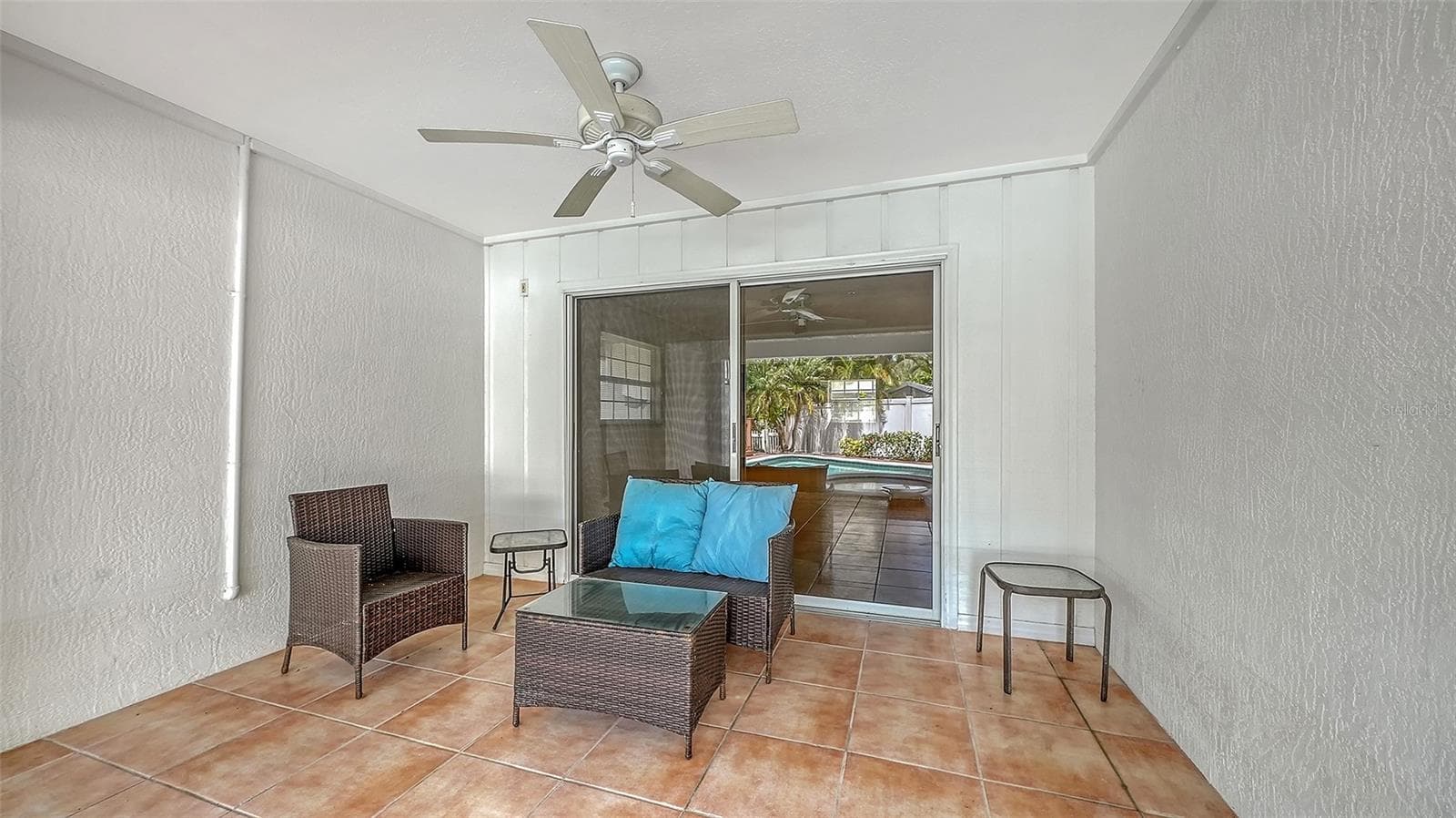 Sit back and relax in this architecturally distinct home next to your custom 30 foot pool! - 3040 GULF OF MEXICO DR #3, LONGBOAT KEY