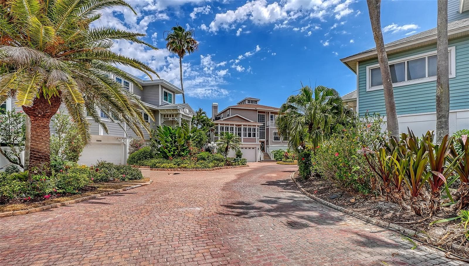 Triton Cove offers low HOA fees of only $500/month which covers landscape/grounds maintenance, pool cleaning, lamp post per each home, and Massey termite contract. Residence features low annual taxes of $8,307. Leasing is permitted up to 4x /year with one month minimum per association guidelines. - 3040 GULF OF MEXICO DR #3, LONGBOAT KEY