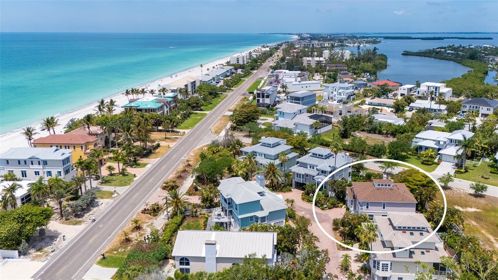 You are never too far away from any of Sarasota's amenities or St Armands Key or active lifestyle fun in this private island living. - 3040 GULF OF MEXICO DR #3, LONGBOAT KEY