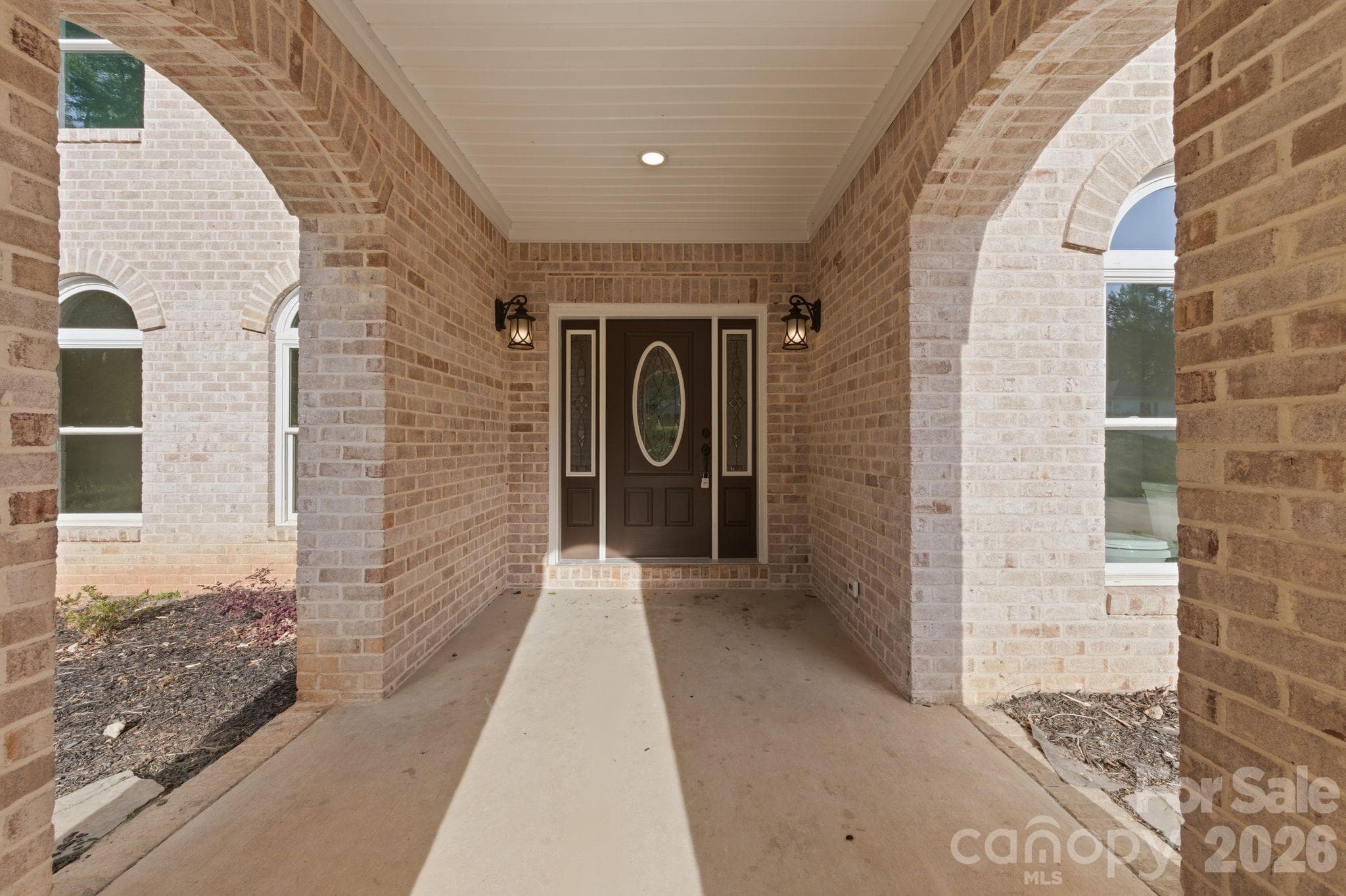 Single Family Residence at 160 Tullyries Lane, Lewisville, photo 2 of 48