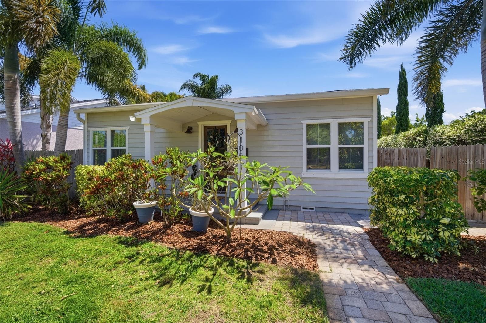Single Family Residence at 3105 JACKSON ST N, ST PETERSBURG, photo 10 of 84