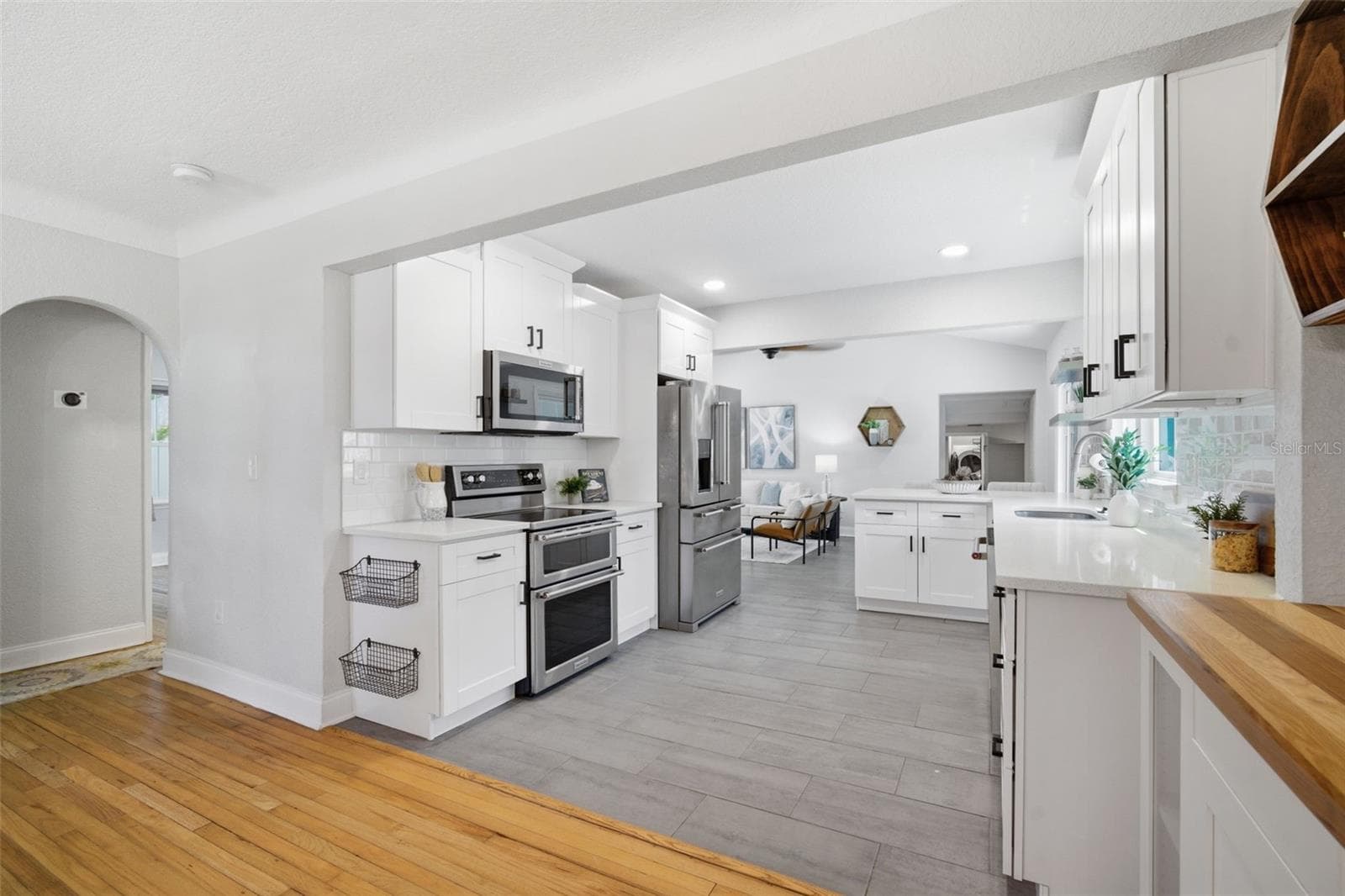 Single Family Residence at 3105 JACKSON ST N, ST PETERSBURG, photo 17 of 84