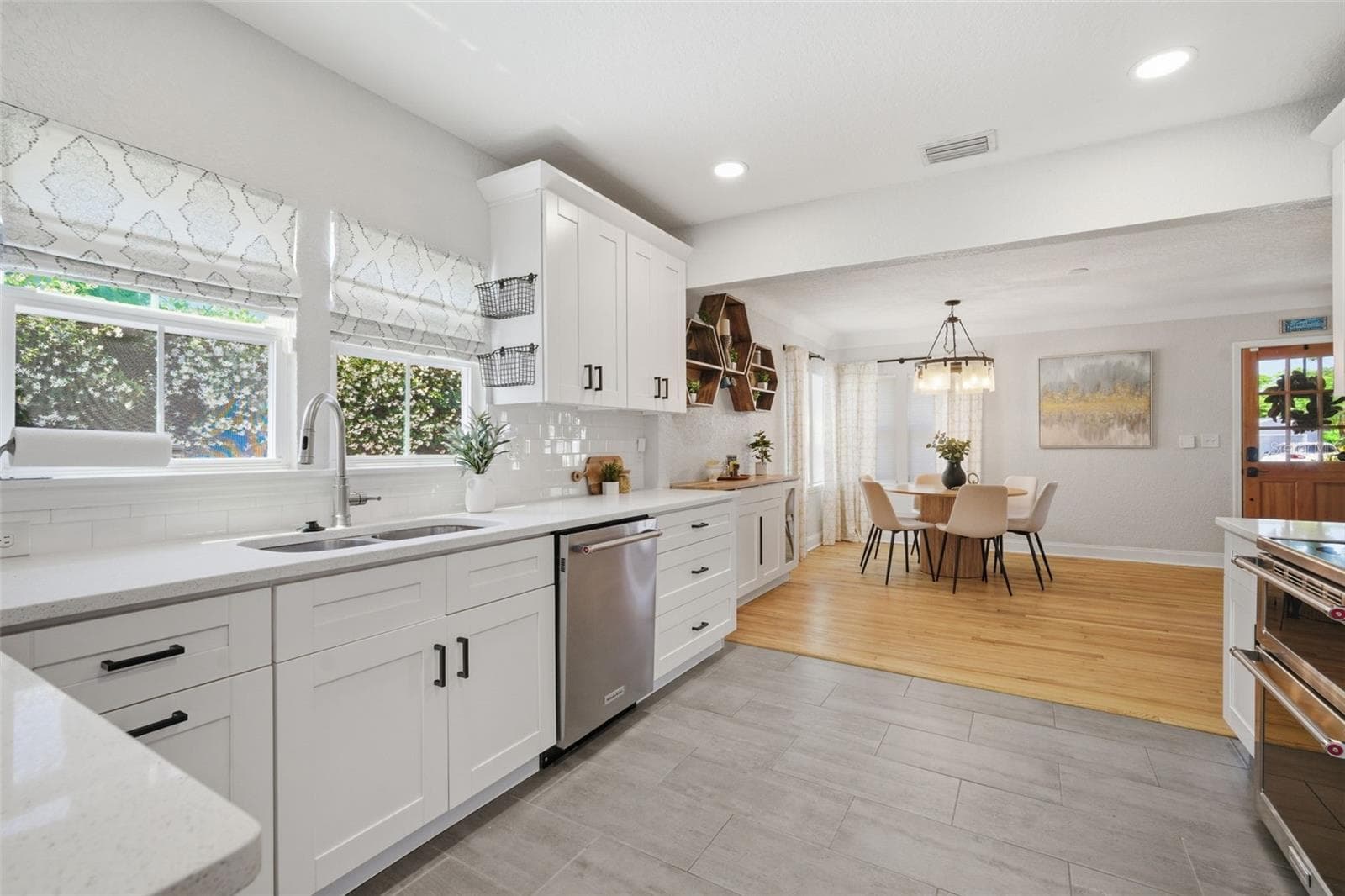 Single Family Residence at 3105 JACKSON ST N, ST PETERSBURG, photo 22 of 84