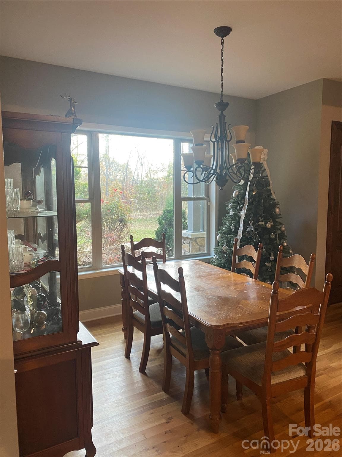 Dining - Shelby