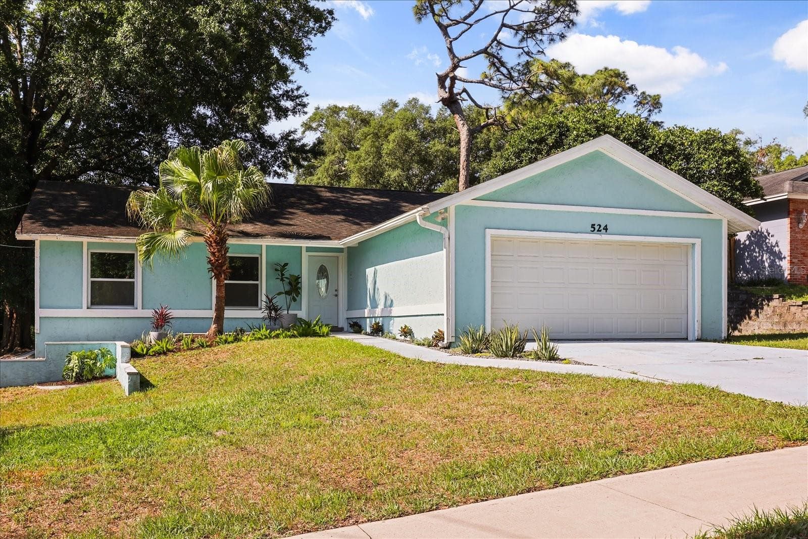 front of home - 524 E HILLCREST ST, ALTAMONTE SPRINGS