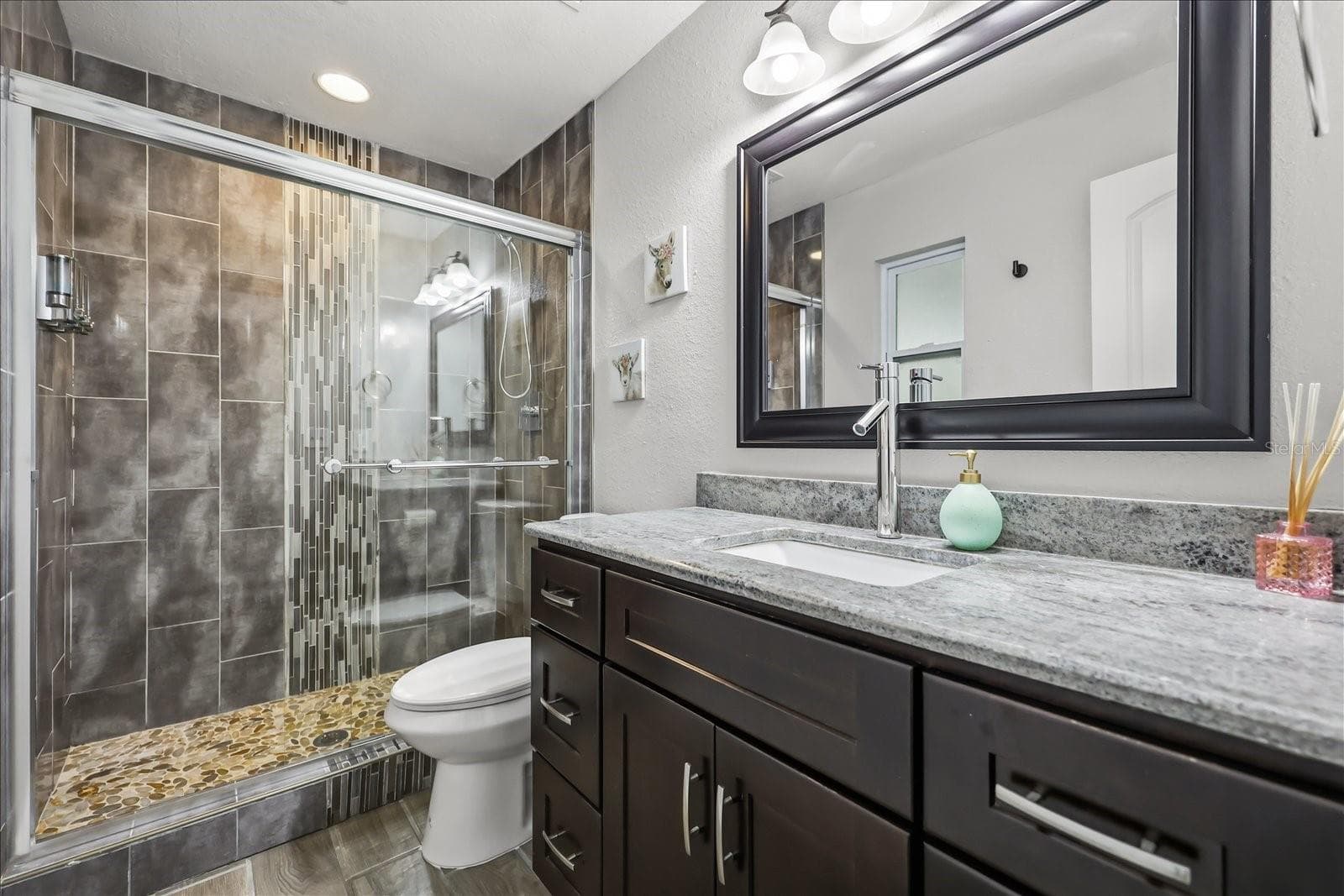 primary bathroom - 524 E HILLCREST ST, ALTAMONTE SPRINGS