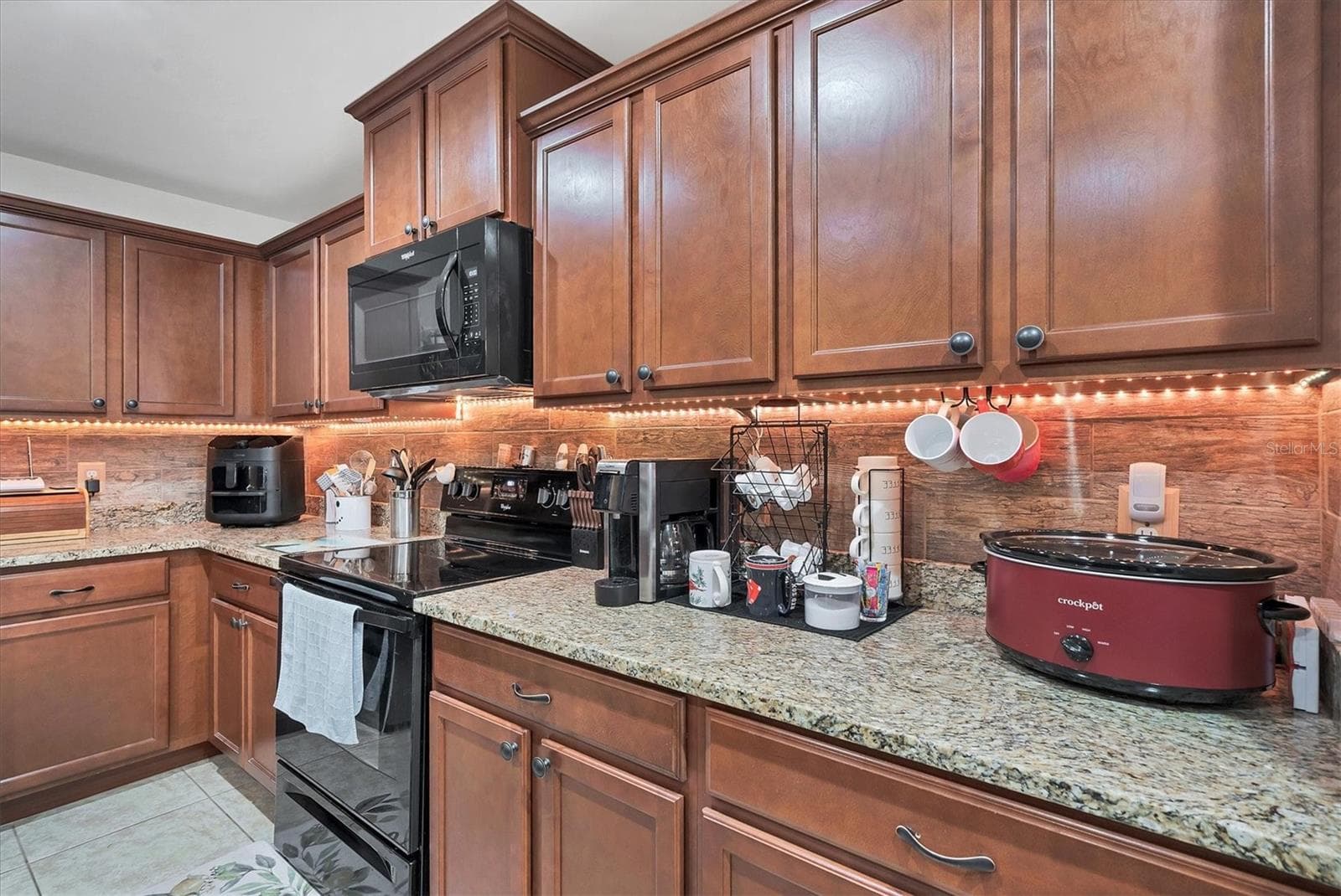 Single Family Residence at 1826 SW TRAFALGAR PKWY, CAPE CORAL, photo 8 of 36