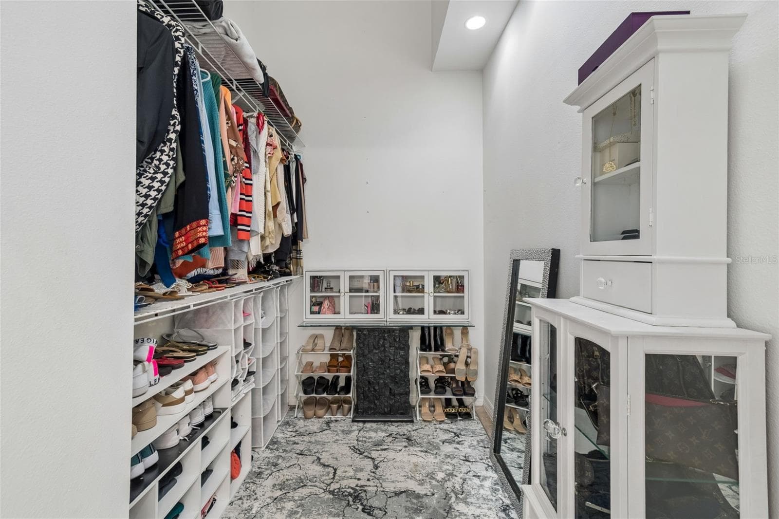 WALK IN CLOSET - 10491 CASA GRANDE CIR, SPRING HILL