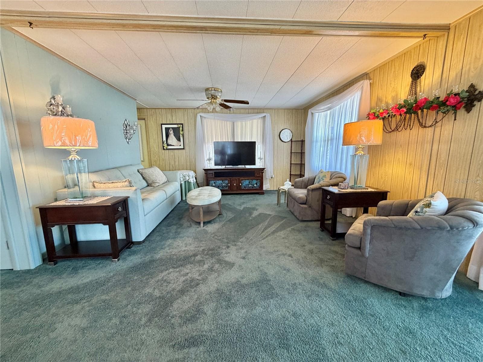Manufactured Home at 100 MARIGOLD ST, LEESBURG, photo 9 of 67