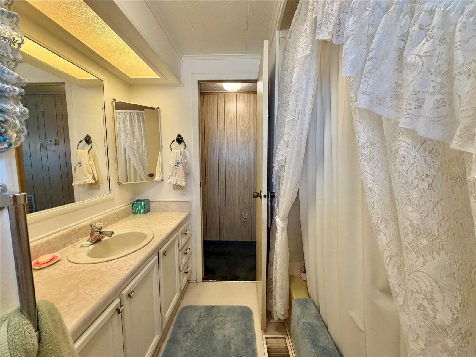 Manufactured Home at 100 MARIGOLD ST, LEESBURG, photo 36 of 67