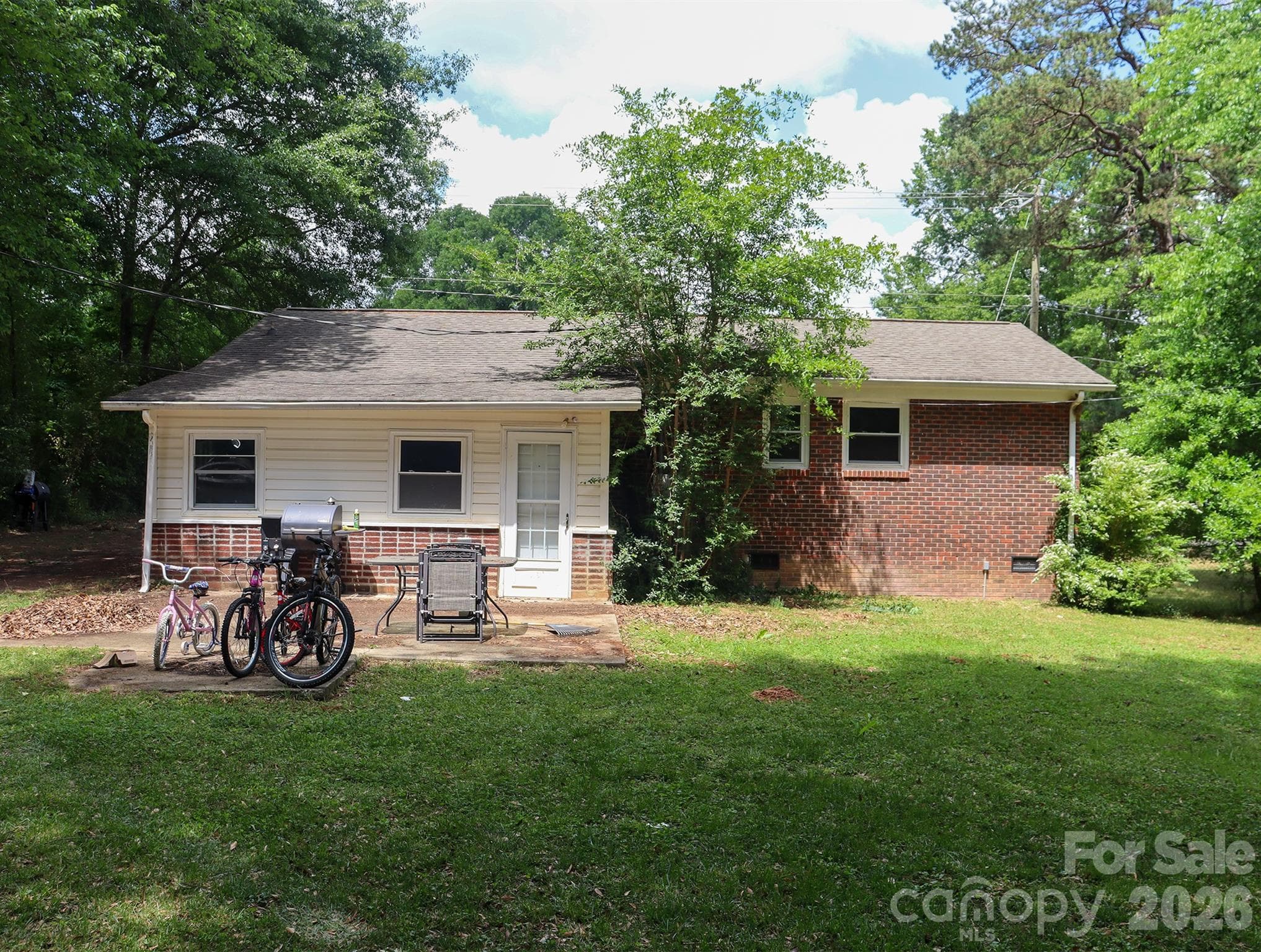 Single Family Residence at 1006 Iris Drive, Gastonia, photo 27 of 30