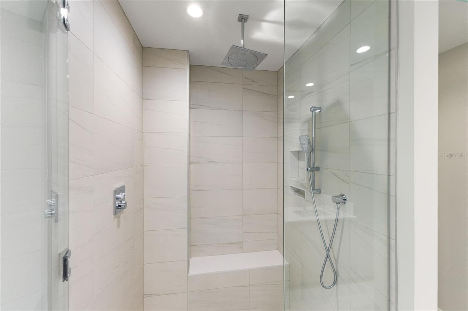 Condominium at 275 1ST AVE S #2308, ST PETERSBURG, photo 9 of 48