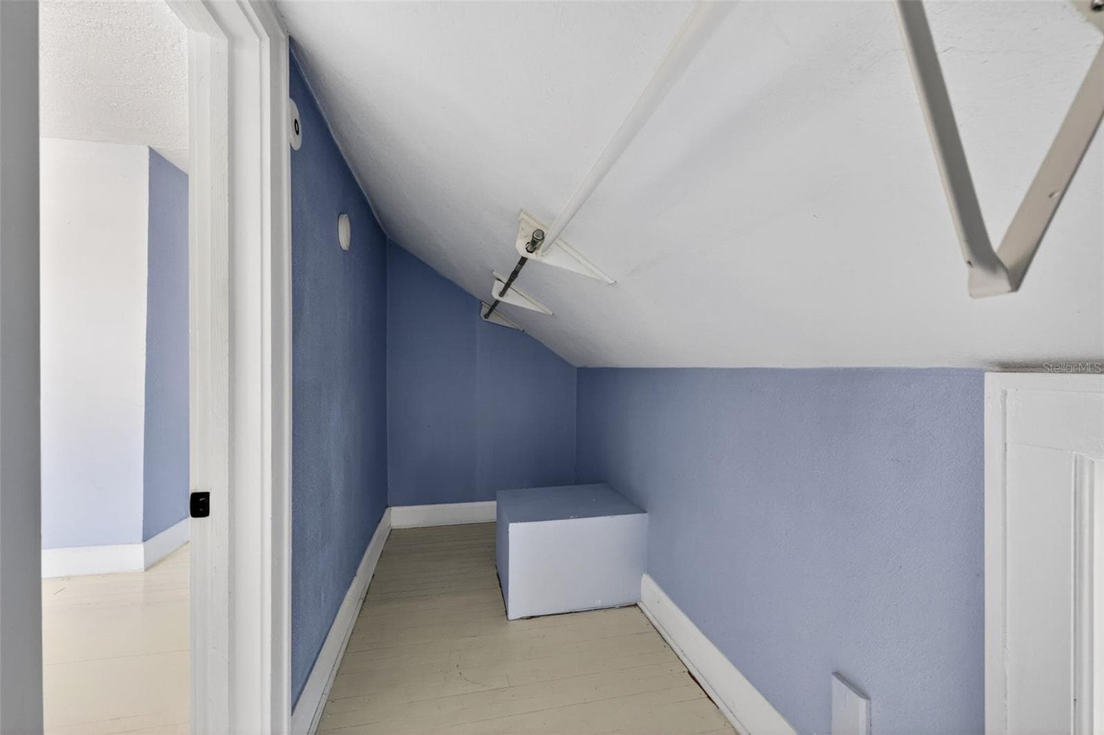 Walk-in Closet - 2419 DARTMOUTH AVE N, ST PETERSBURG