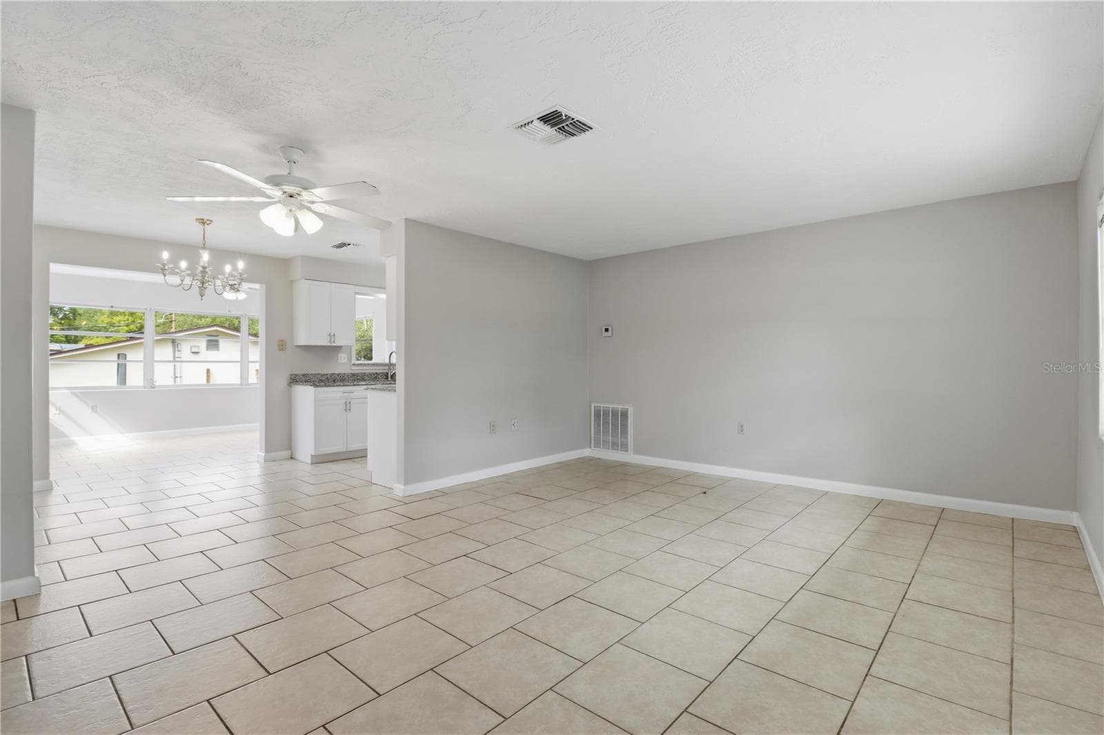 Single Family Residence at 38 REGINA BLVD, BEVERLY HILLS, photo 12 of 46