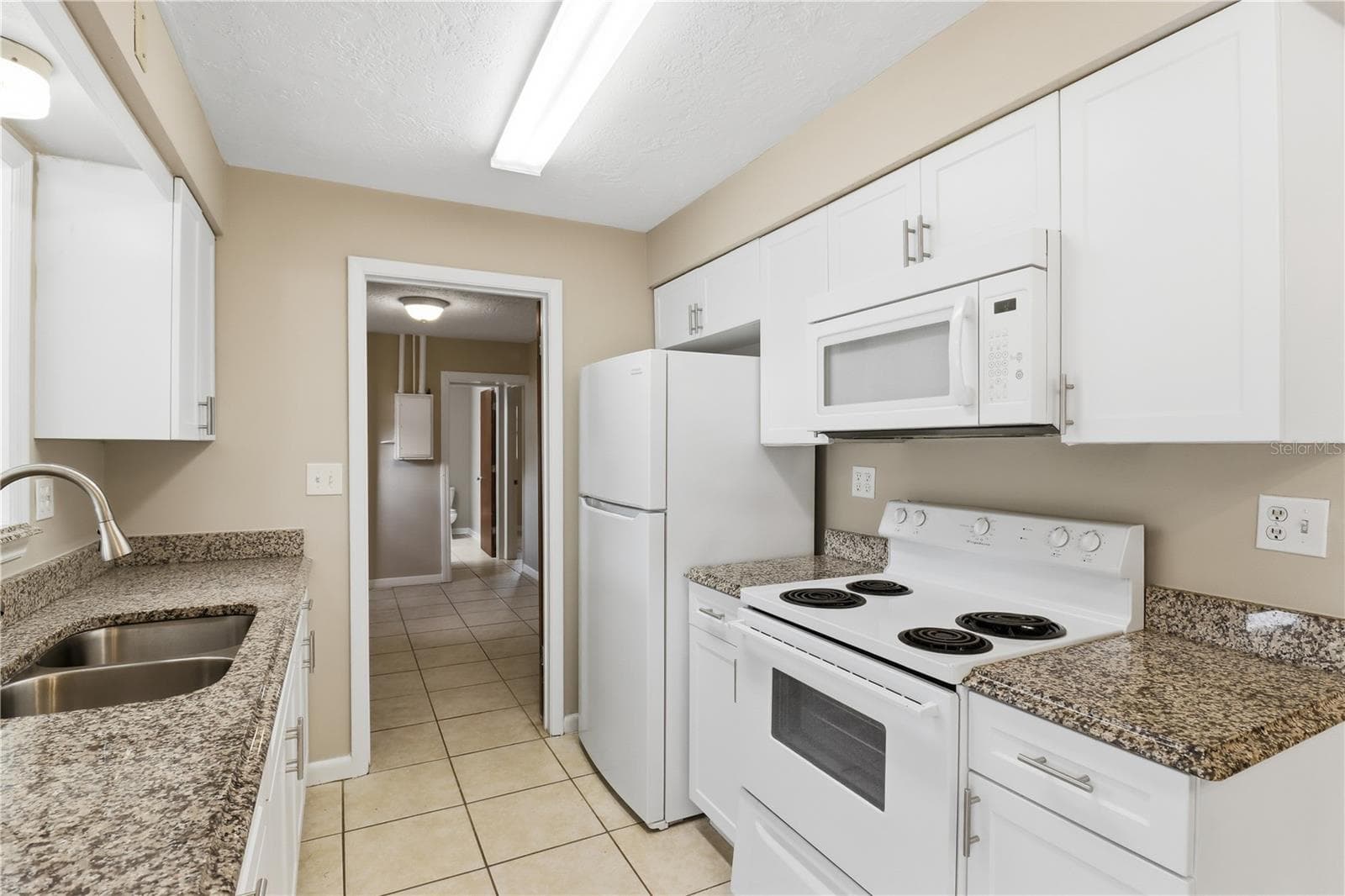 Single Family Residence at 38 REGINA BLVD, BEVERLY HILLS, photo 3 of 46