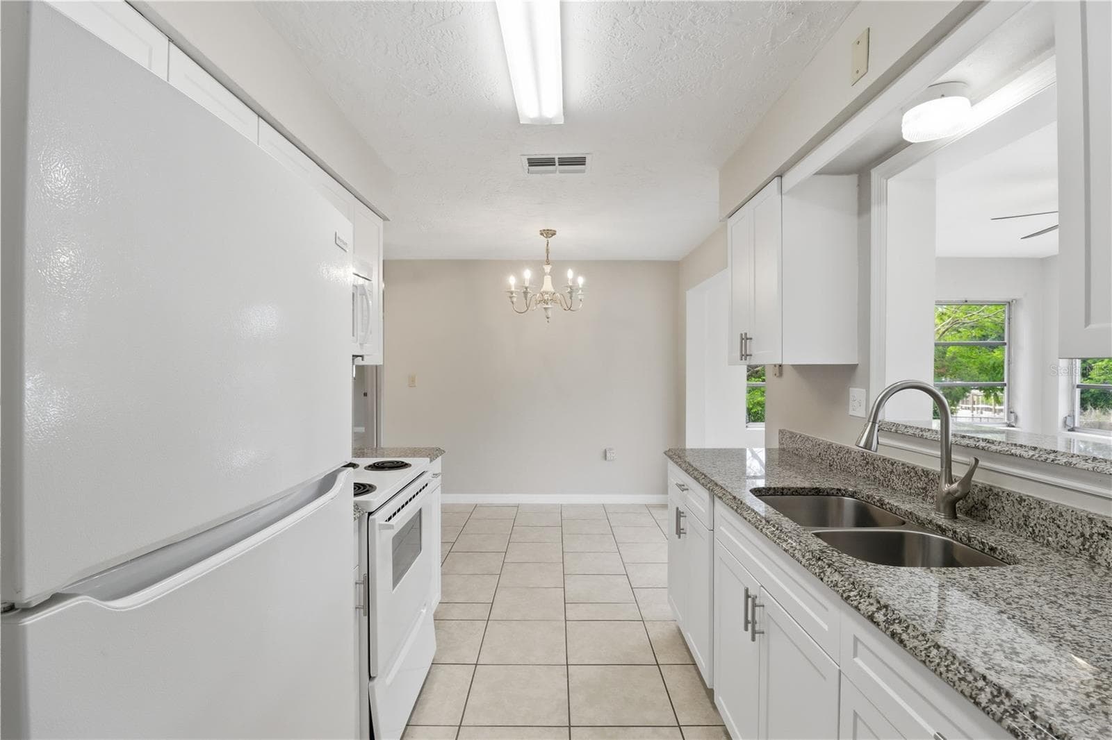 Single Family Residence at 38 REGINA BLVD, BEVERLY HILLS, photo 23 of 46