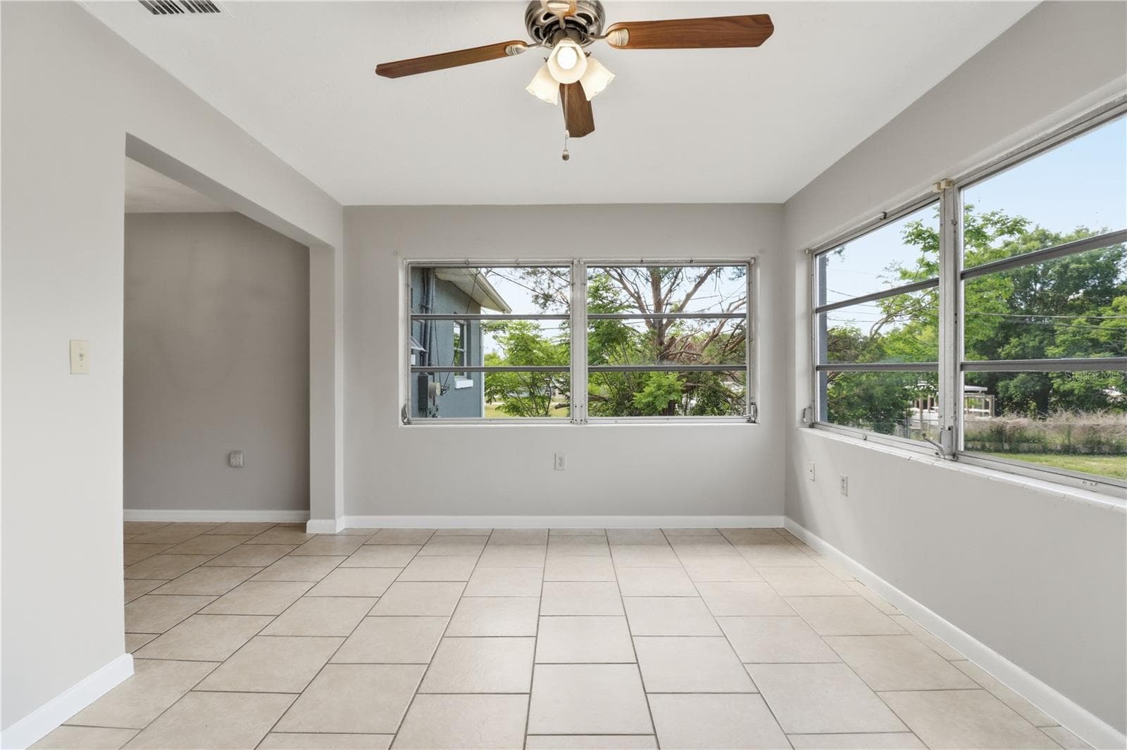 Single Family Residence at 38 REGINA BLVD, BEVERLY HILLS, photo 27 of 46
