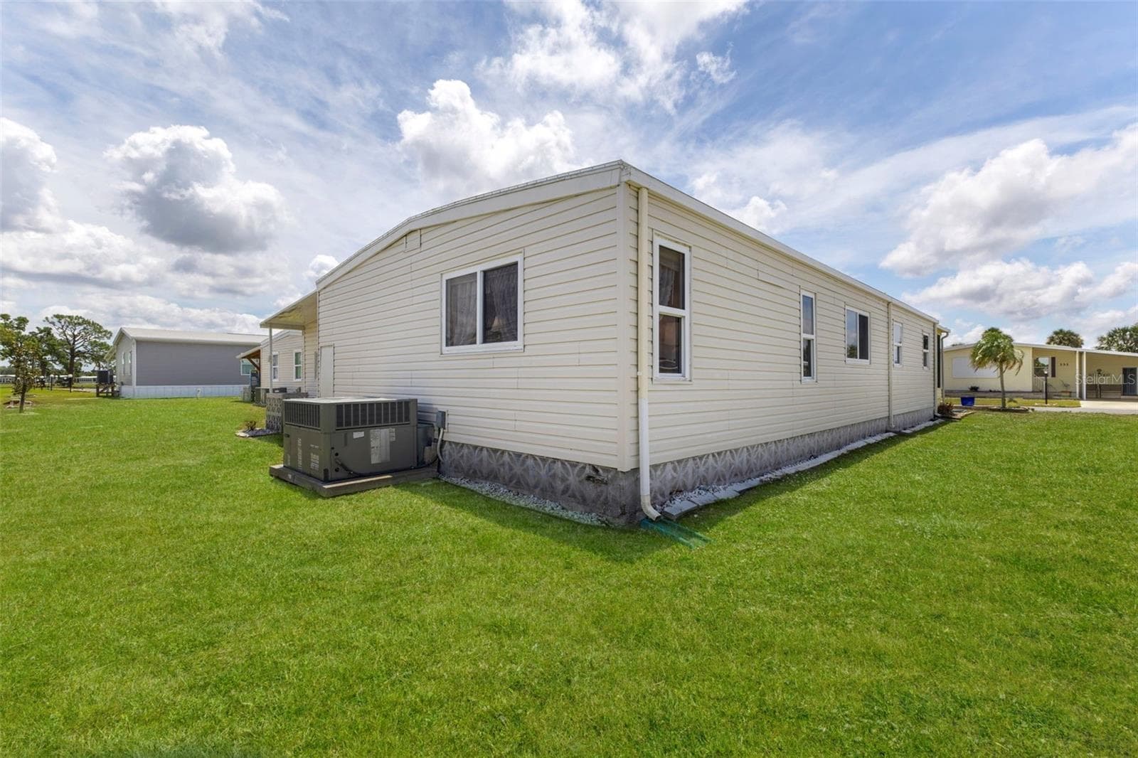 Manufactured Home at 322 ROBALO, NORTH PORT, photo 27 of 30