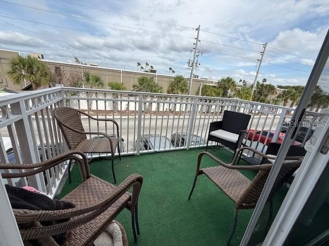 444 BANYON TREE CIR #202