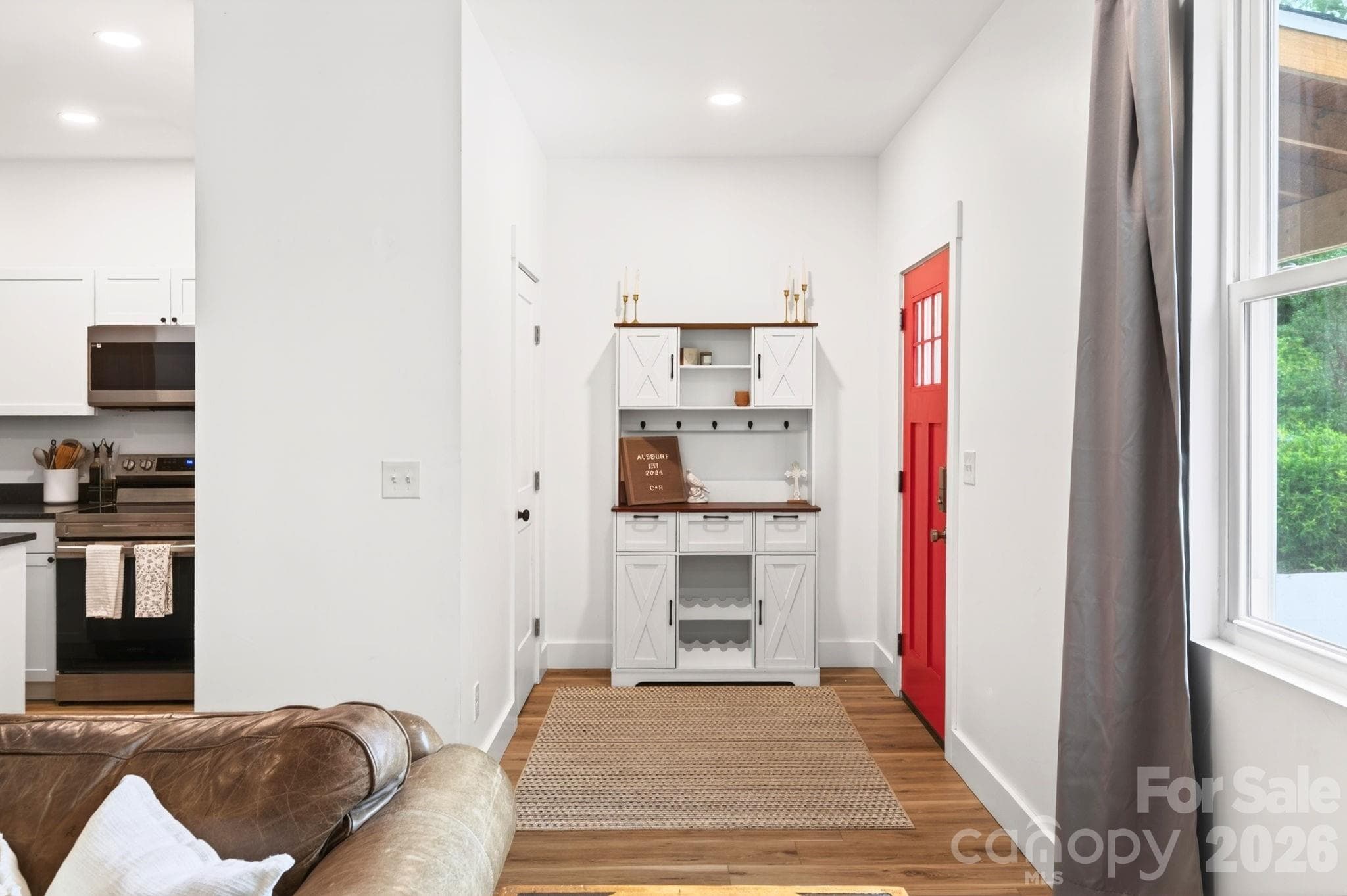 Front Unit Entry Way - Asheville