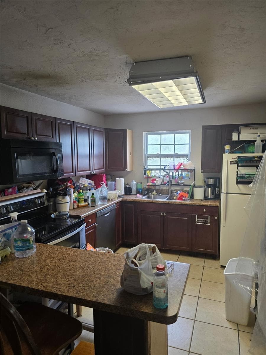 Kitchen - 11069 NE 14TH AVE, BRANFORD