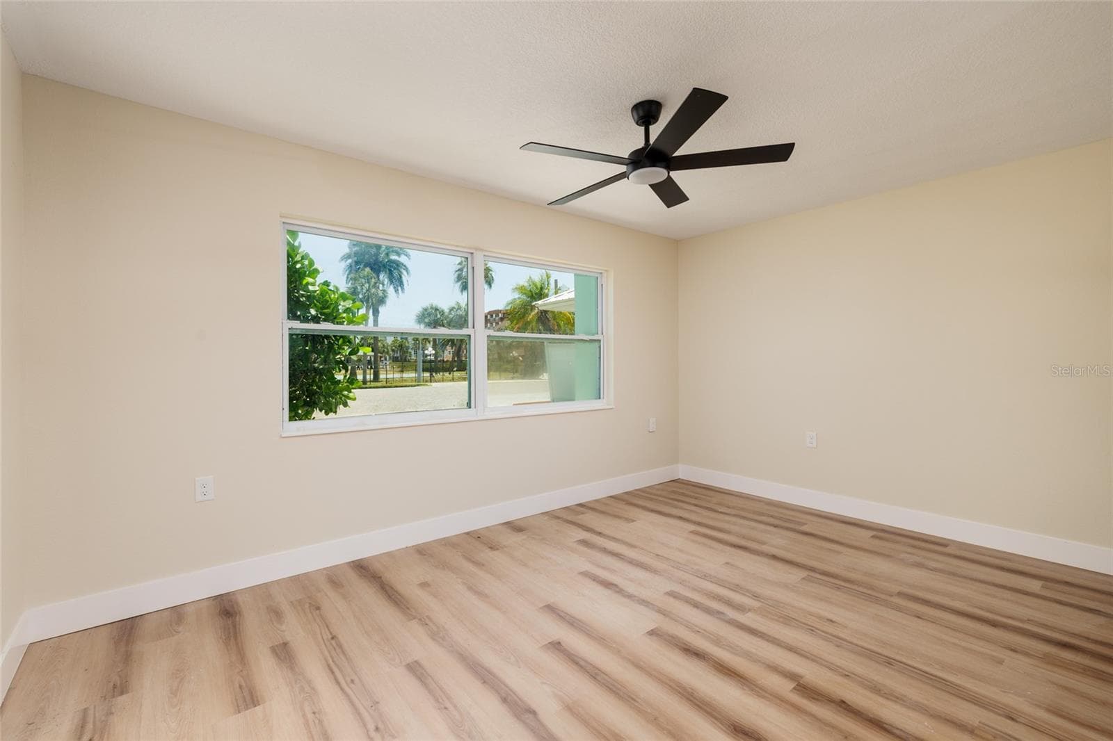 Condominium at 10 164TH AVE #1, REDINGTON BEACH, photo 13 of 38