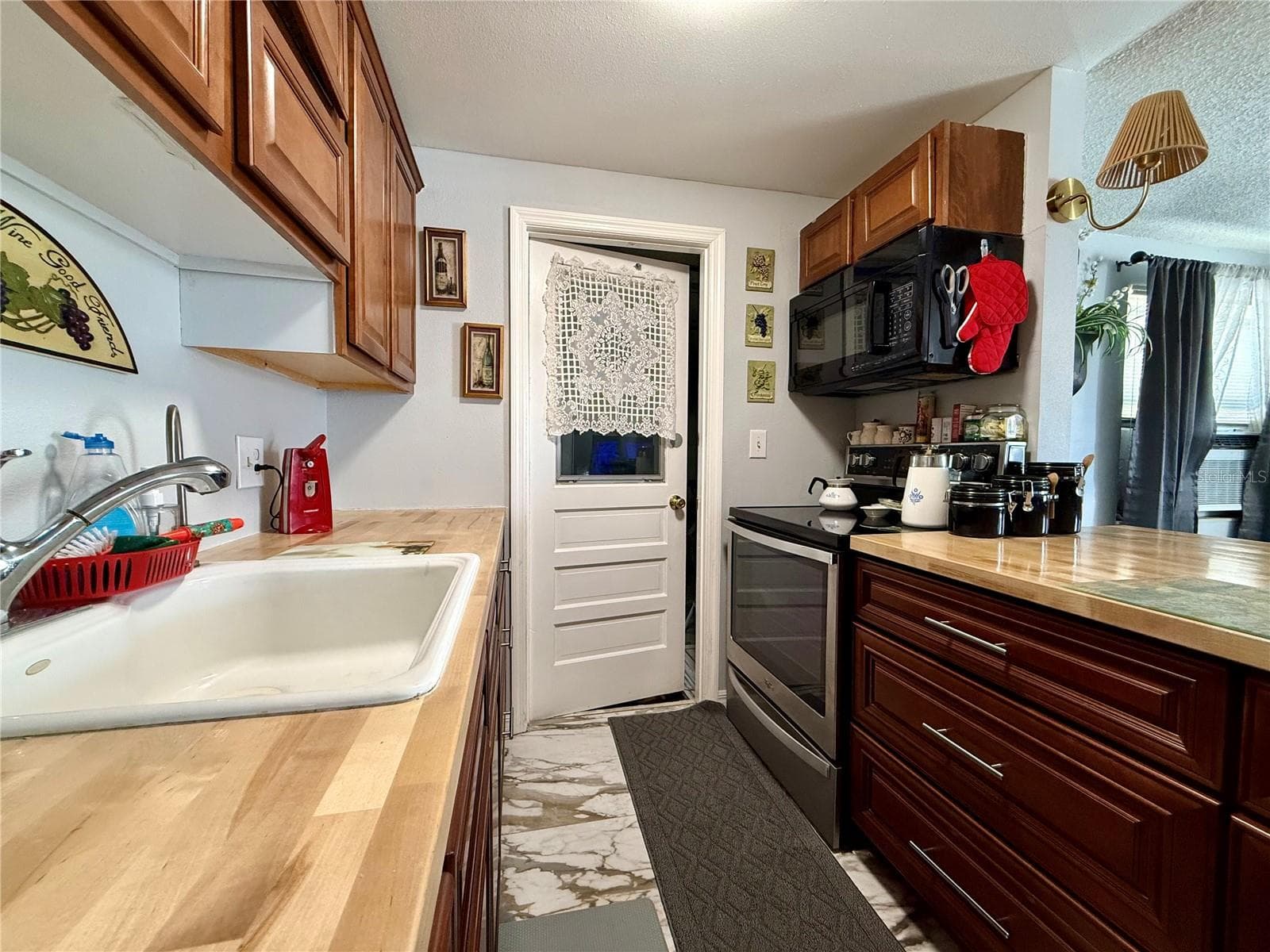 Kitchen - 4926 FILNER ST, NEW PORT RICHEY
