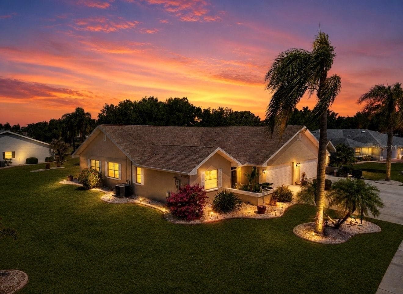 Half Duplex at 319 LINGER LN, SUN CITY CENTER, photo 2 of 27