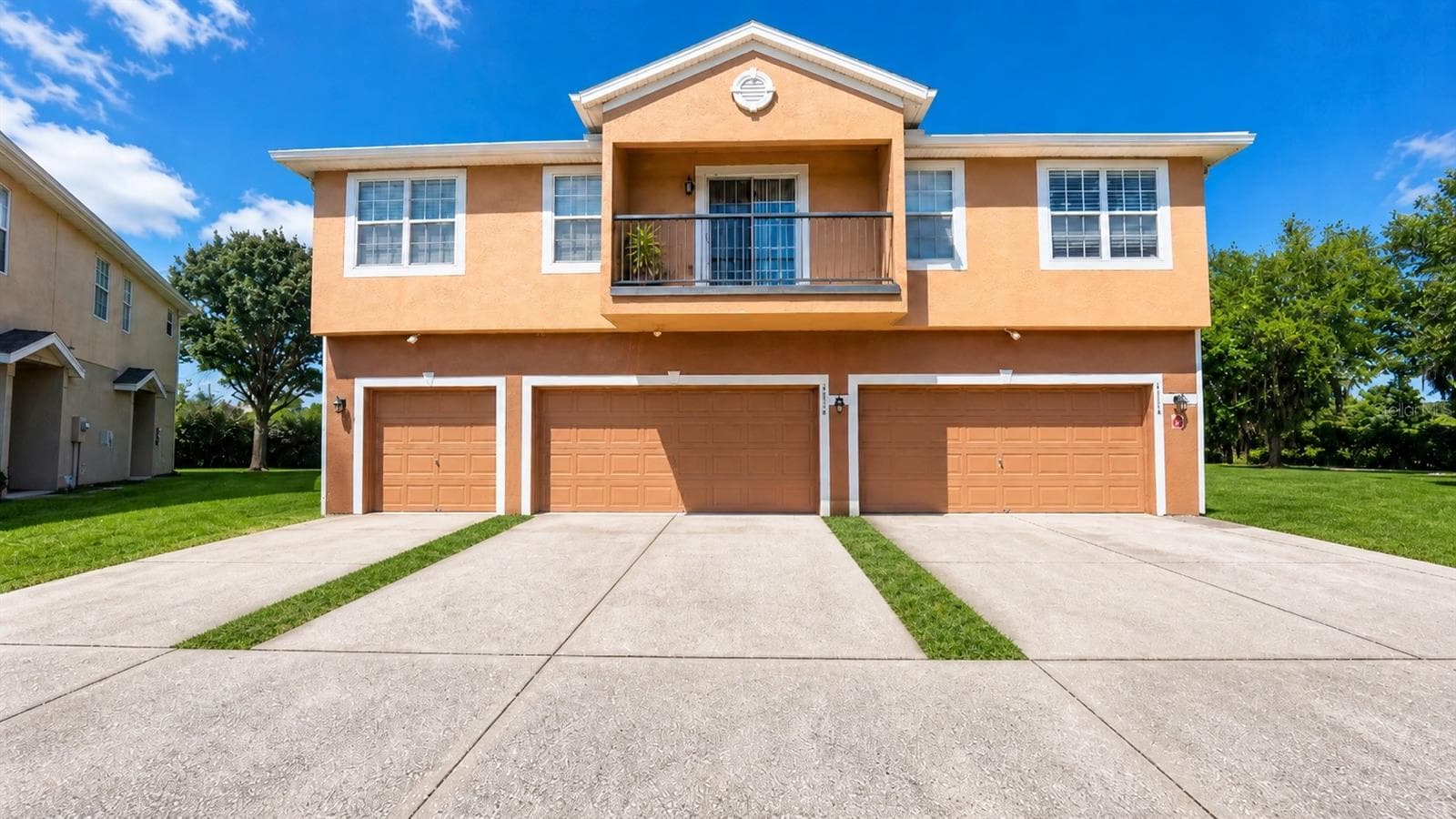 4116 ORANGE TREE CT