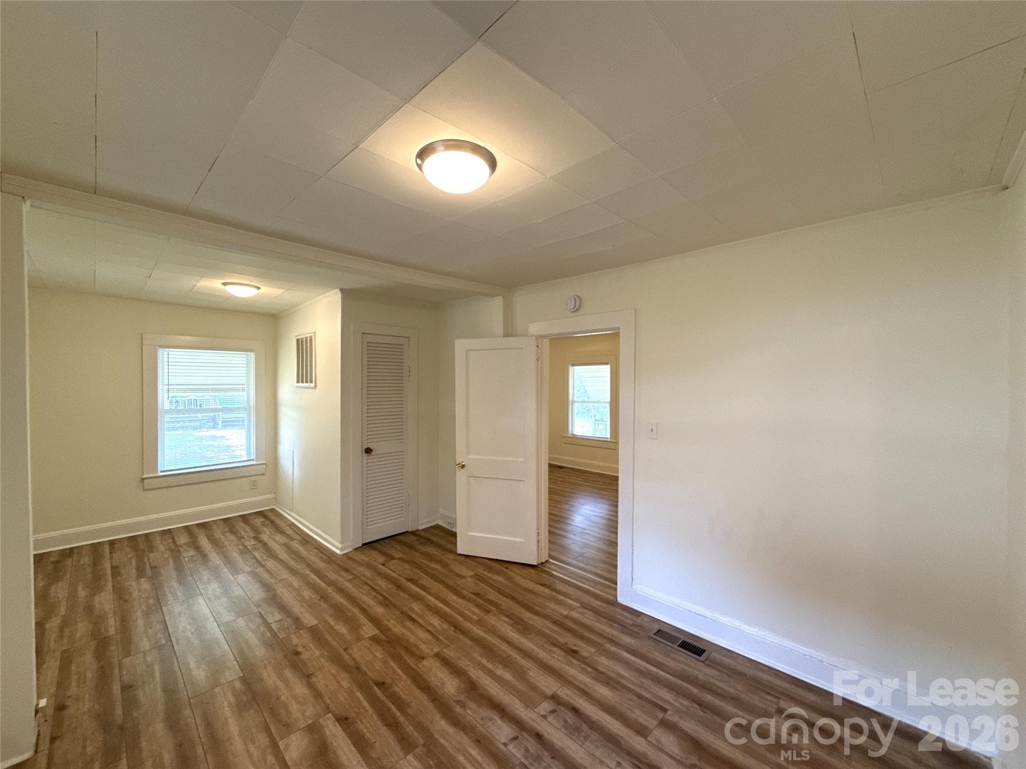 Single Family Residence at 1907 E Elm Street, Gastonia, photo 3 of 17