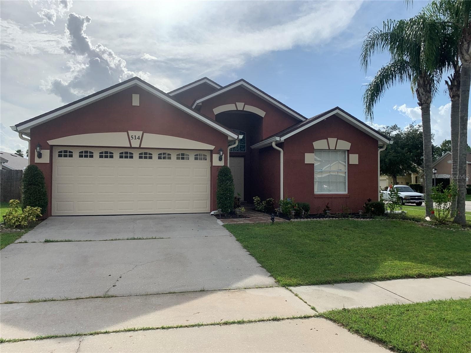 514 TREE SHORE DR