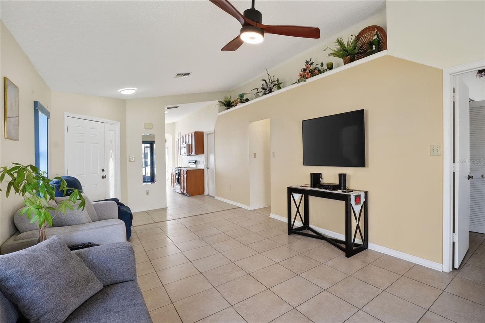 Single Family Residence at 6264 PEACOCK RUN, LAKELAND, photo 2 of 36