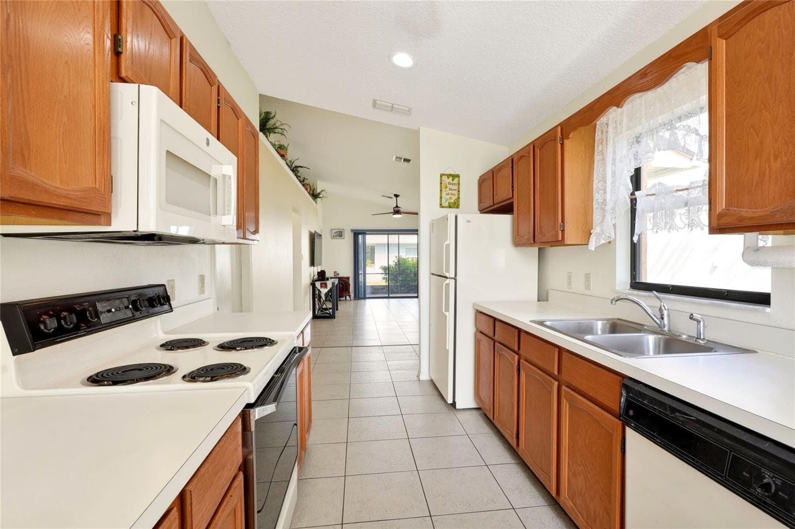 Single Family Residence at 6264 PEACOCK RUN, LAKELAND, photo 14 of 36