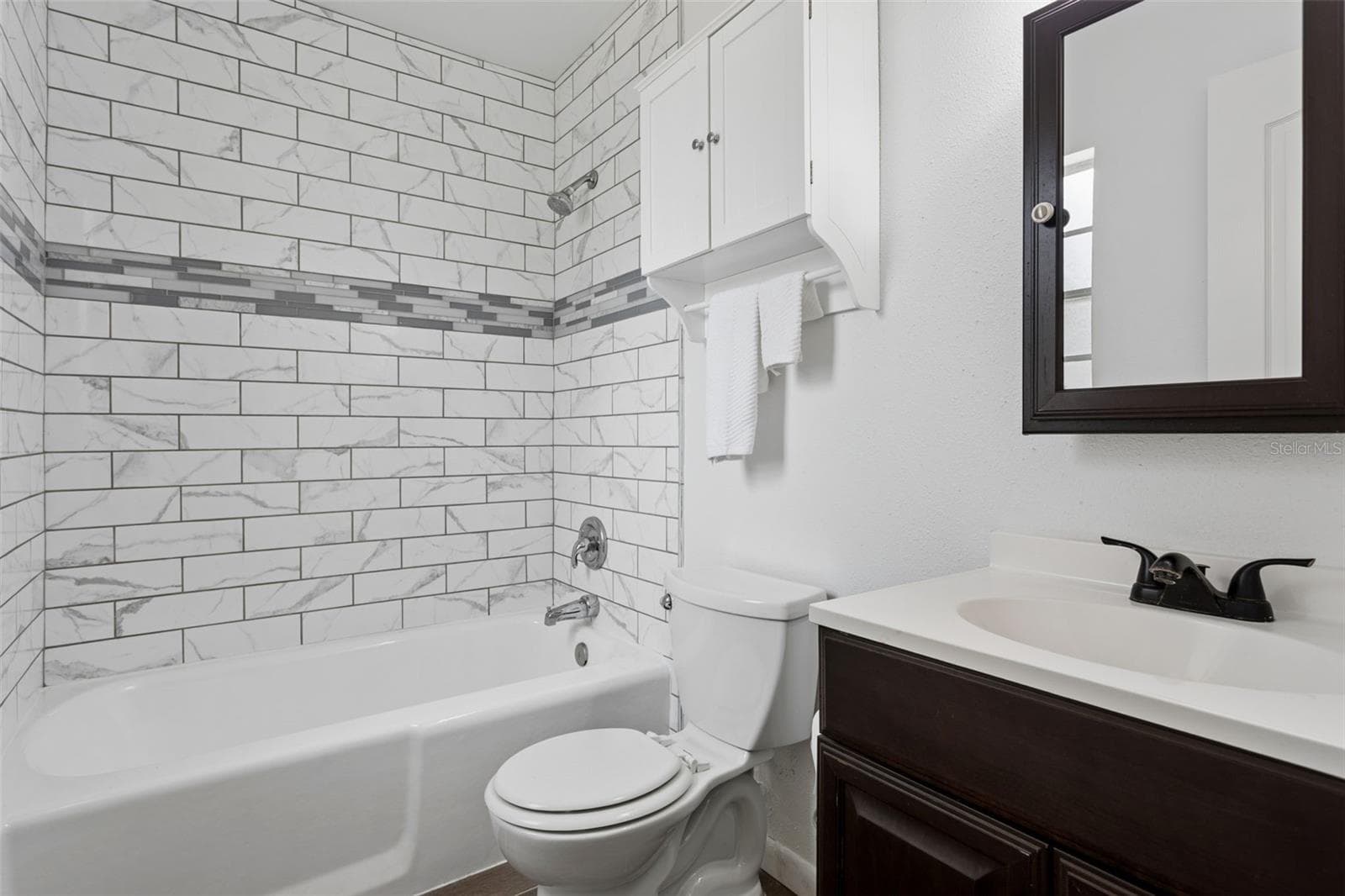 Single Family Residence at 8303 TEMPLE PARK DR, TAMPA, photo 6 of 25