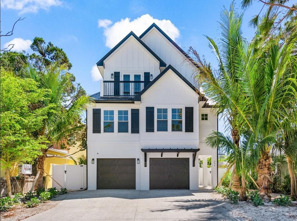 204 COOLIDGE DR
